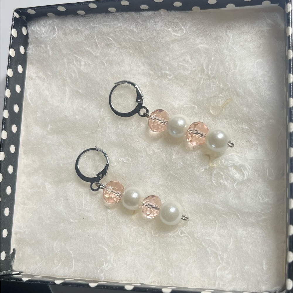 Handmade cute pearl and pink beaded earrings.